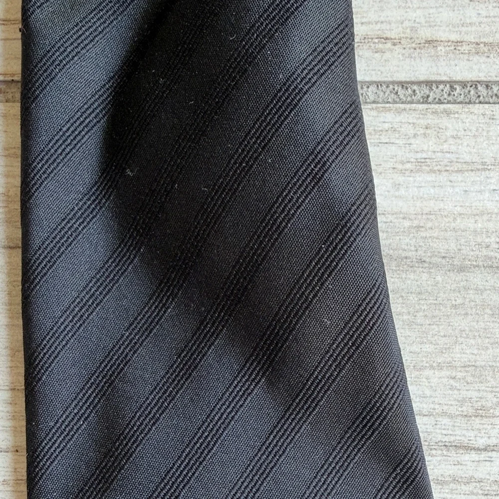 Banana Republic Charcoal Diagonal Pattern Tie